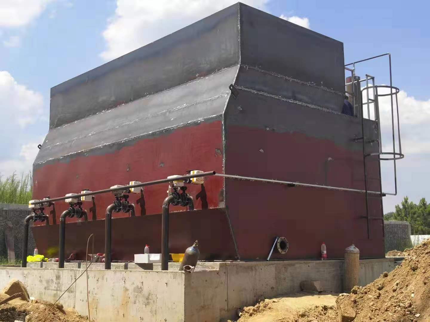 1639630355124069.jpg 紅安噴砂防腐工程.jpg